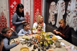 Обласний художній музей долучився до свята Хелоуін як до свята урожаю
