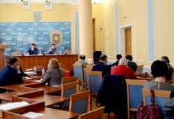 Депутати працювали у складі постійних комісій обласної ради