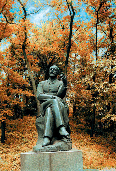 Пам'ятник П.І. Чайковському у місті Кам'янка