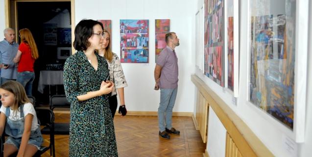 




До Дня Незалежності України в обласному художньому музеї відкрилась виставка живопису та графіки «ПРОСТО НЕБА»


