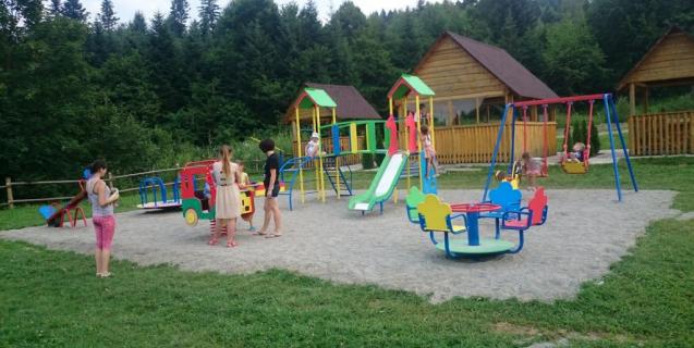 




У Жашківській громаді встановлюють дитячий майданчик та продовжують роботи з благоустрою



