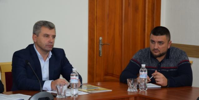 




Анатолій Підгорний провів нараду з керівниками комунальних підприємств за підсумками 9 місяців їх роботи


