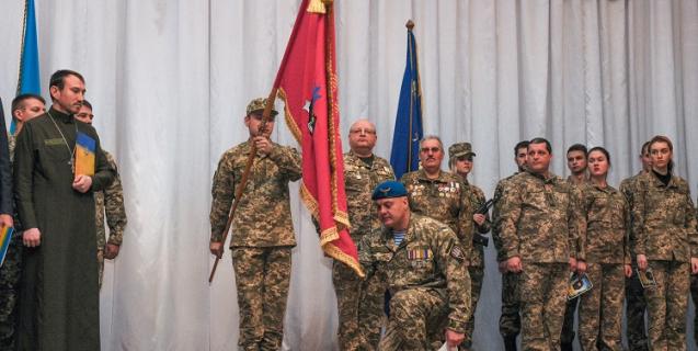 




Заступник голови обласної ради завітав на другий випуск кафедри військової підготовки ЧНУ  


