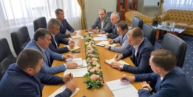 




Проведено спільну нараду керівництва обласної адміністрації та облради


