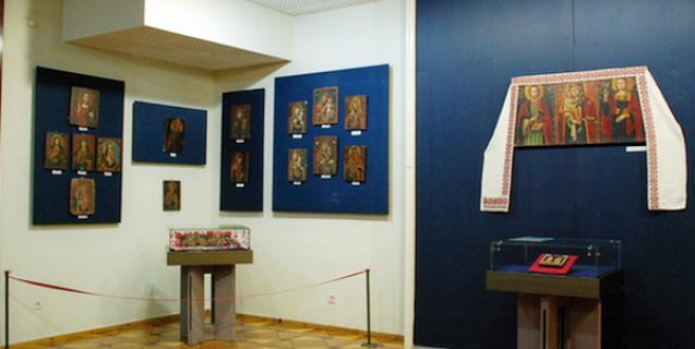 




Вперше за двадцять літ обласний краєзнавчий музей презентує народну ікону 18 - 19 століть


