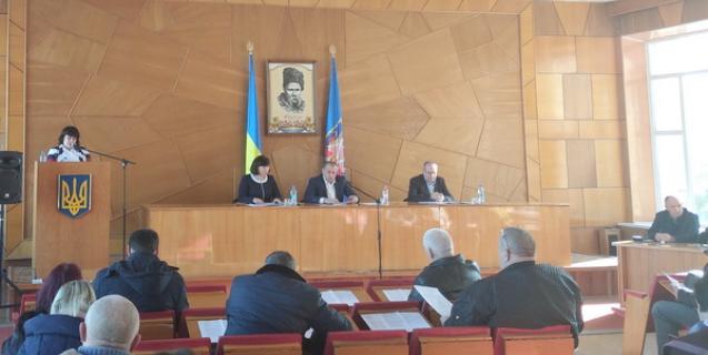 




На позачерговій сесії Монастирищенської райради депутати внесли зміни до бюджету і районної програми


