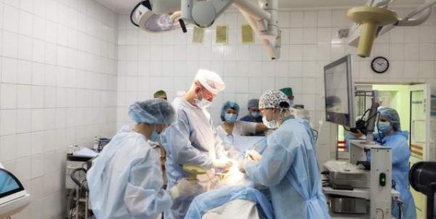 




Новий успіх черкаських медиків: вперше у Черкасах трансплантували нирку


