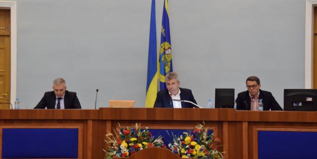 




Депутати завершили розгляд питань першої сесії обласної ради, а також провели позачергову


