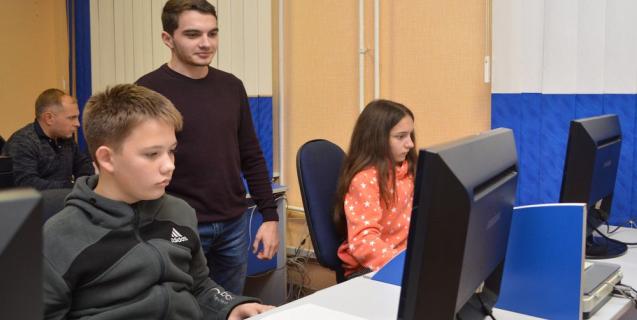 




Новий сезон курсів програмування для школярів стартував у Черкасах


