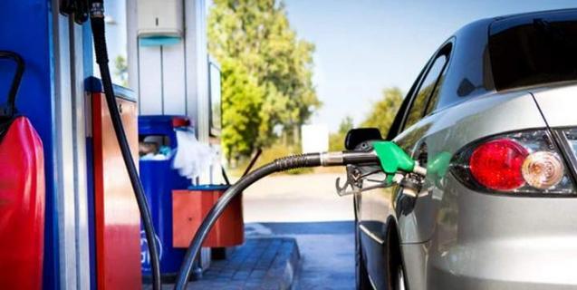 




В Уряді вирішили не регулювати вартість пального



