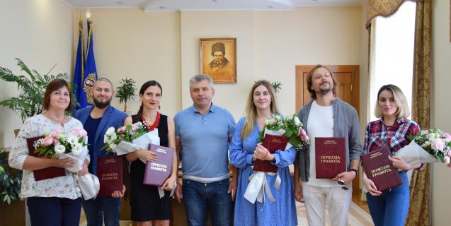 




Очільник обласної ради відзначив активістів та волонтерів до Дня молоді


