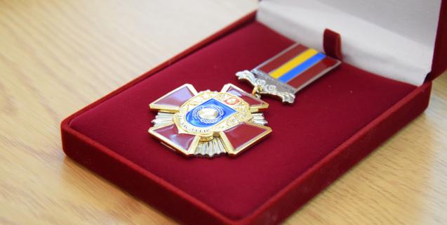 




Ветерану з Черкащини вручили почесну обласну відзнаку


