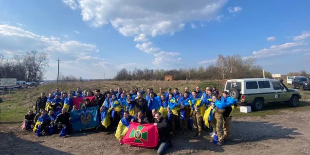 




Великий обмін: з полону звільнили ще 100 захисників і захисниць України


