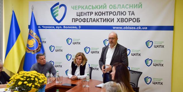 




Роман Сущенко відзначив працівників Центру контролю та профілактики хвороб


